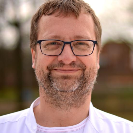 Portræt af Troels W. Kjær