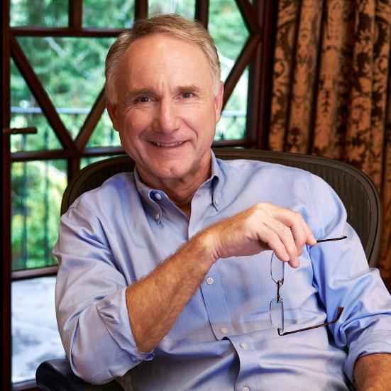 Portræt af Dan Brown