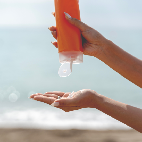 Solcreme og hånd