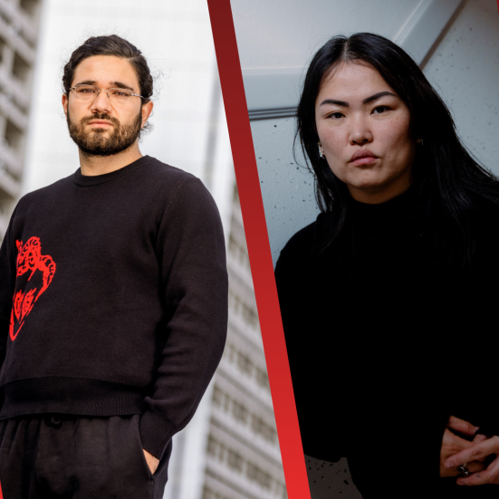 Rød baggrund med billeder af Deniz Kiy og Haena Laura Na Blankholm