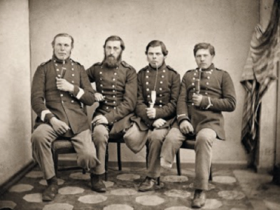 Fire soldater fra krigen i 1864, alle med amputerede ben