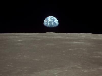 Jorden står op set fra Apollo 11